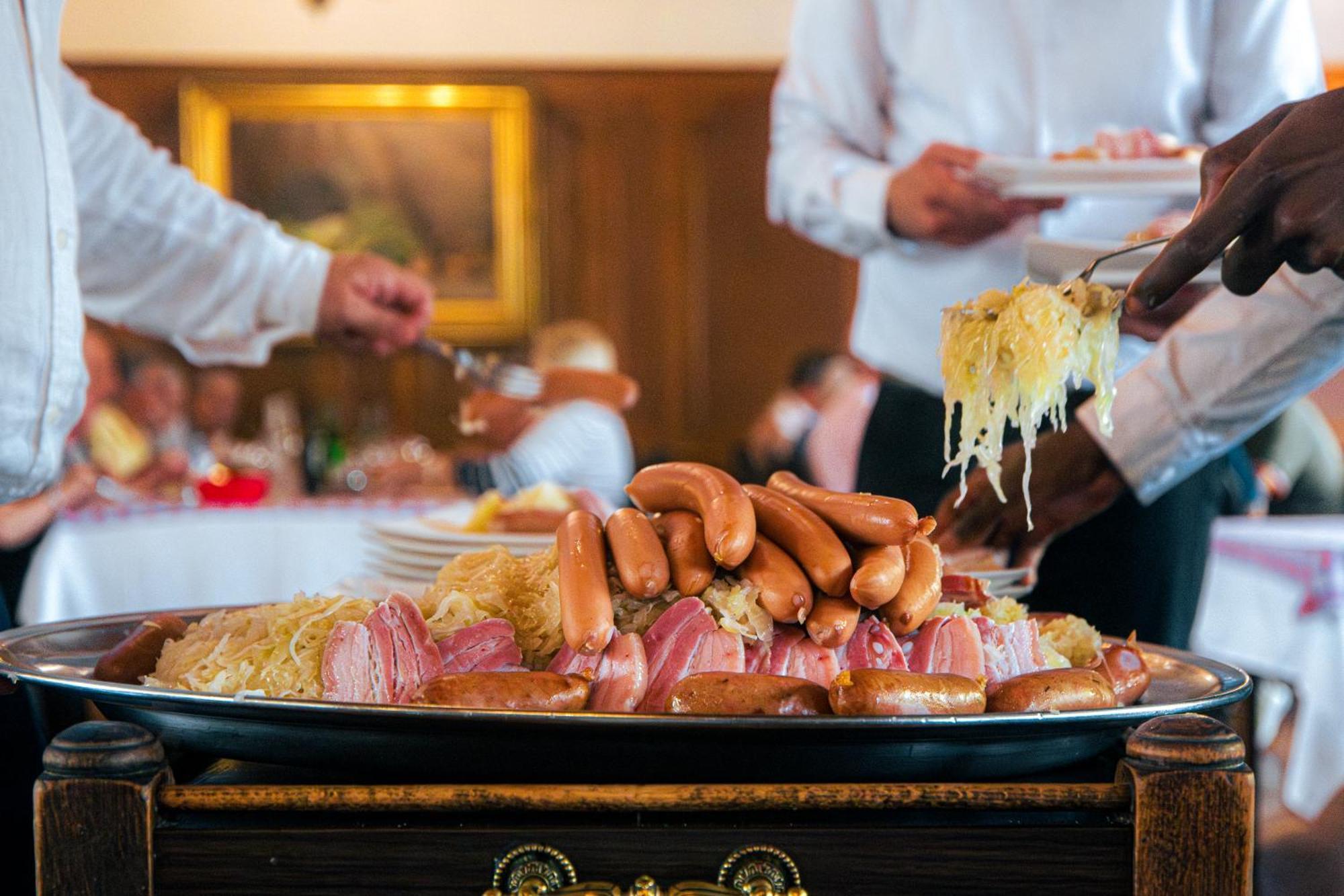 Hotel Au Nid De Cigognes Ostheim Bagian luar foto