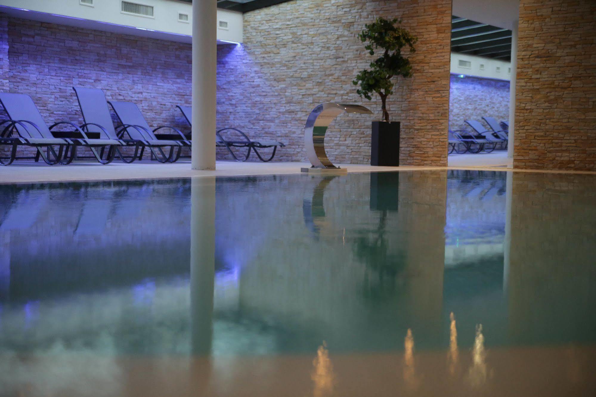 Hotel Au Nid De Cigognes Ostheim Bagian luar foto